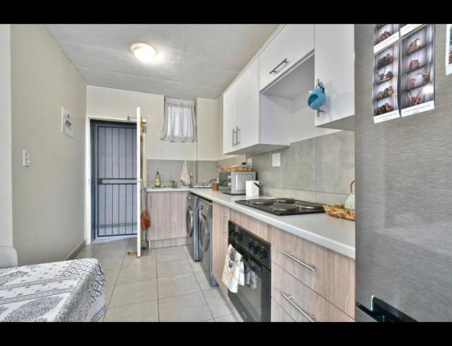 1 BEDROOM APARTMENT FOR SALE IN FERNDALE